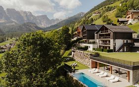 Les Dolomites Mountain Lodges